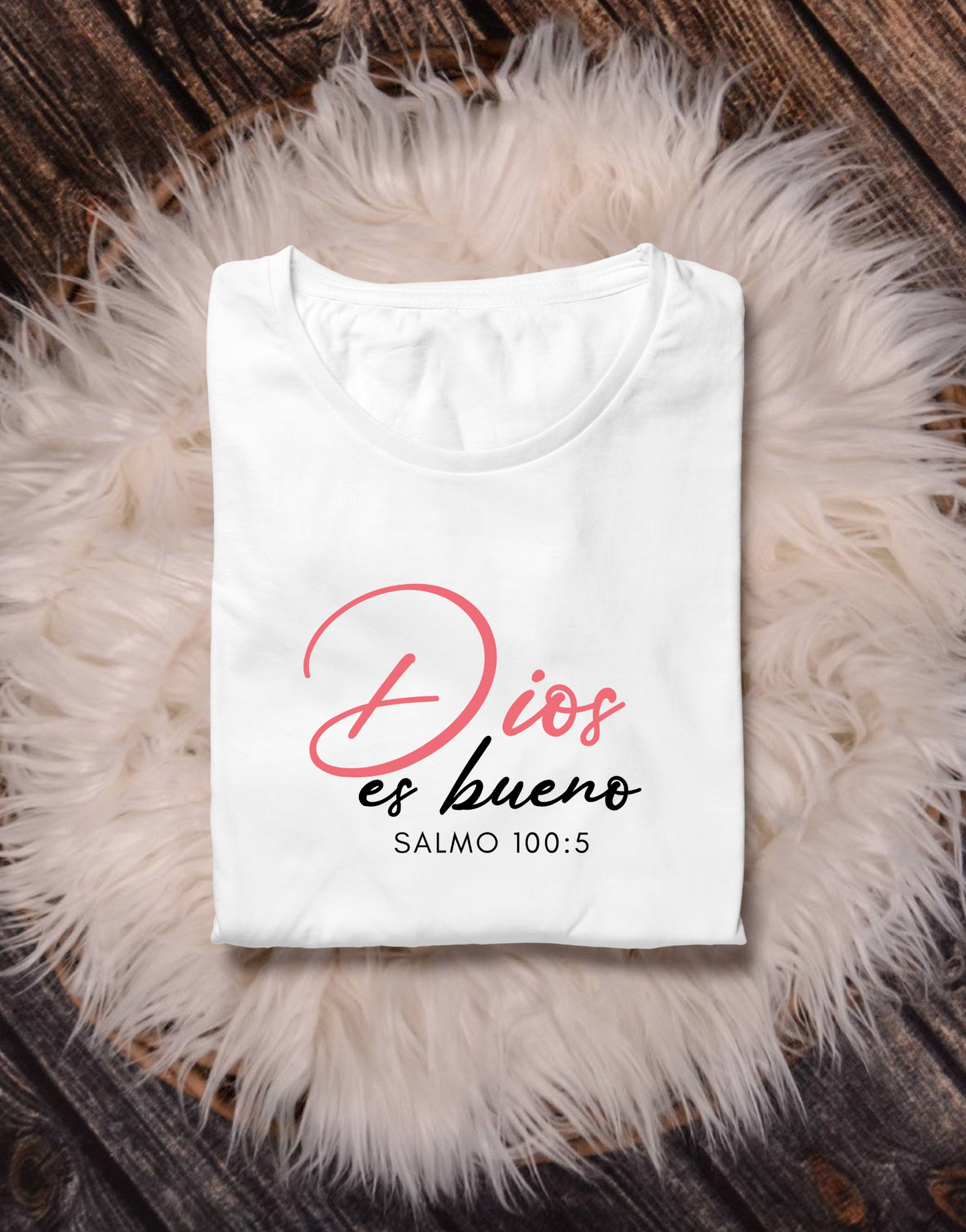 Dios es bueno Tee